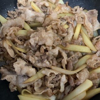 玉ねぎとじゃがいもと豚肉の甘辛炒め